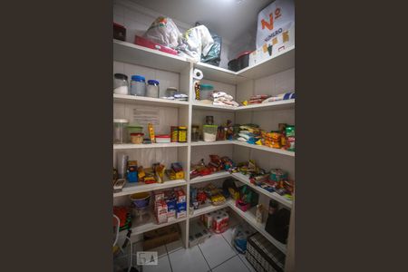 Casa à venda com 482m², 3 quartos e 6 vagas Casa à venda com 482m², 3 quartos e 6 vagasDispensa