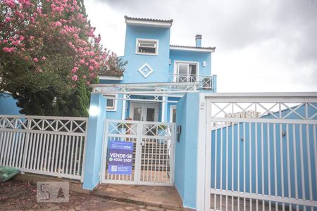 Casa à venda com 482m², 3 quartos e 6 vagas Casa à venda com 482m², 3 quartos e 6 vagasFachada