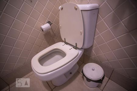 Casa à venda com 482m², 3 quartos e 6 vagas Casa à venda com 482m², 3 quartos e 6 vagasbanheiro Churrasqueira