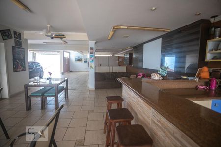 Casa à venda com 482m², 3 quartos e 6 vagas Casa à venda com 482m², 3 quartos e 6 vagasSalão