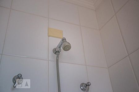 Casa à venda com 482m², 3 quartos e 6 vagas Casa à venda com 482m², 3 quartos e 6 vagasChuveiro