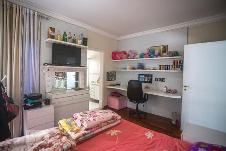 Casa à venda com 482m², 3 quartos e 6 vagas Casa à venda com 482m², 3 quartos e 6 vagasSuíte 3