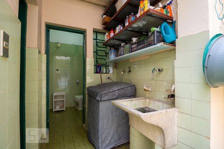 Casa à venda com 210m², 3 quartos e 2 vagas Casa à venda com 210m², 3 quartos e 2 vagasLavanderia