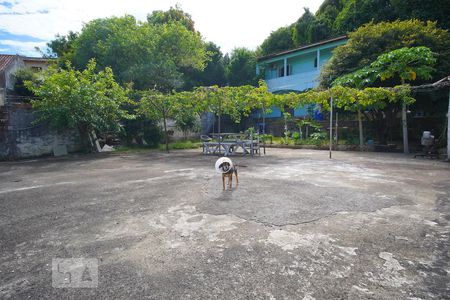 Casa à venda com 380m², 4 quartos e 2 vagasPátio