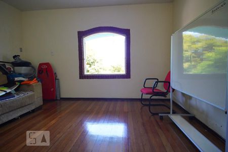 Casa à venda com 380m², 4 quartos e 2 vagasQuarto 4