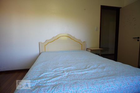 Casa à venda com 380m², 4 quartos e 2 vagasQuarto