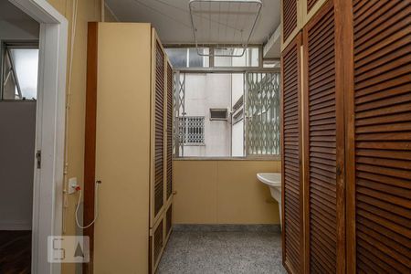 Apartamento à venda com 135m², 4 quartos e 3 vagas Apartamento à venda com 135m², 4 quartos e 3 vagasÁrea de Serviço