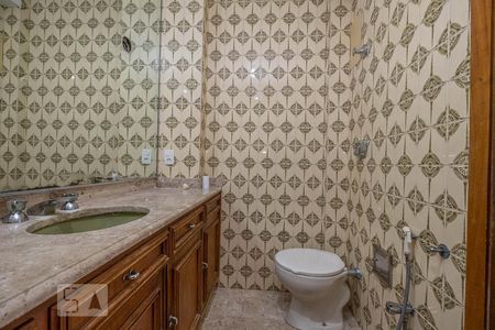 Apartamento à venda com 135m², 4 quartos e 3 vagas Apartamento à venda com 135m², 4 quartos e 3 vagasBanheiro Suíte 1