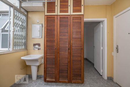 Apartamento à venda com 135m², 4 quartos e 3 vagas Apartamento à venda com 135m², 4 quartos e 3 vagasÁrea de Serviço