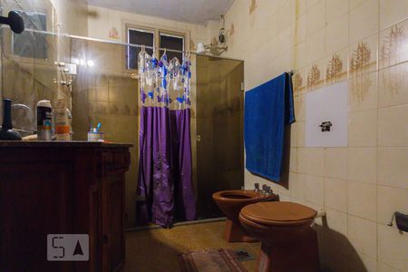 Casa à venda com 600m², 4 quartos e 3 vagas Casa à venda com 600m², 4 quartos e 3 vagasBanheiro Social