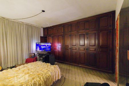 Casa à venda com 600m², 4 quartos e 3 vagas Casa à venda com 600m², 4 quartos e 3 vagasSuíte 1