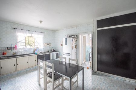 Casa à venda com 498m², 6 quartos e 3 vagasCozinha