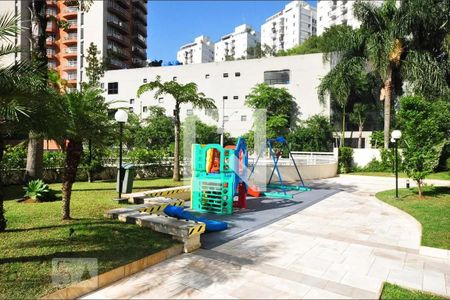 Apartamento à venda com 155m², 2 quartos e 3 vagas Apartamento à venda com 155m², 2 quartos e 3 vagasÁrea comum - Playground