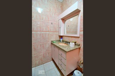 Casa à venda com 284m², 3 quartos e 3 vagasBanheiro