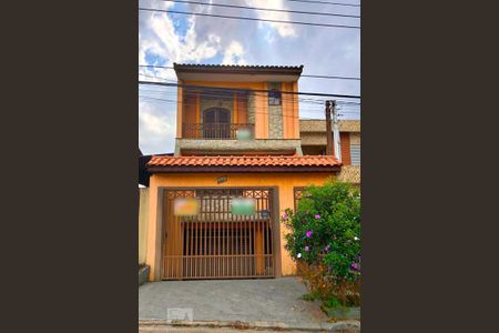 Casa à venda com 284m², 3 quartos e 3 vagas Casa à venda com 284m², 3 quartos e 3 vagasFachada