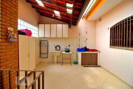 Casa à venda com 284m², 3 quartos e 3 vagasÁrea de Serviço