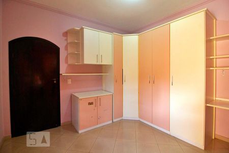 Casa à venda com 284m², 3 quartos e 3 vagasQuarto 2