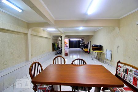 Casa à venda com 284m², 3 quartos e 3 vagasChurrasqueira