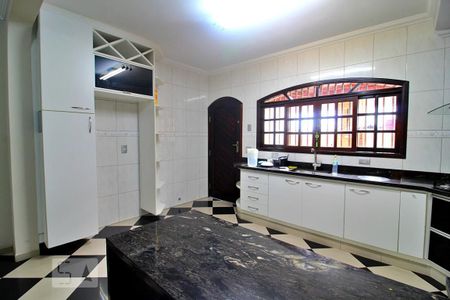 Casa à venda com 284m², 3 quartos e 3 vagasCozinha
