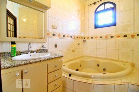 Casa à venda com 284m², 3 quartos e 3 vagasBanheiro da Suíte