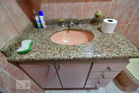 Casa à venda com 284m², 3 quartos e 3 vagasBanheiro