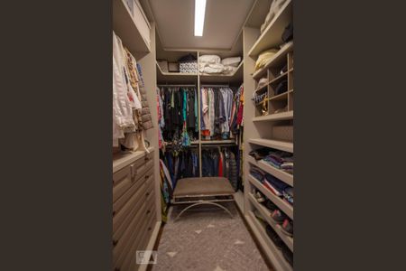 Apartamento à venda com 146m², 2 quartos e 3 vagasCloset