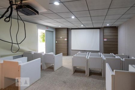 Studio à venda com 34m², 1 quarto e 1 vaga Studio à venda com 34m², 1 quarto e 1 vagaÁrea comum - cinema