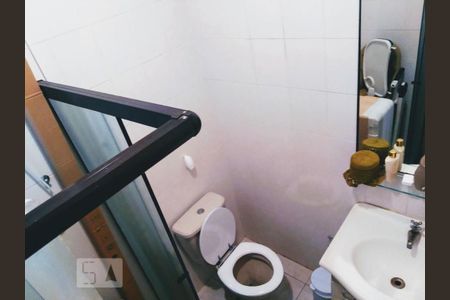 Casa à venda com 170m², 4 quartos e 2 vagas Casa à venda com 170m², 4 quartos e 2 vagasBanheiro