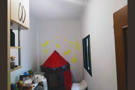 Casa à venda com 170m², 4 quartos e 2 vagas Casa à venda com 170m², 4 quartos e 2 vagasQuarto