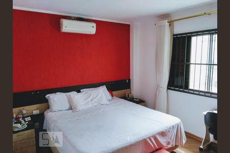 Casa à venda com 170m², 4 quartos e 2 vagas Casa à venda com 170m², 4 quartos e 2 vagasQuarto