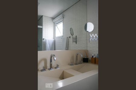 Apartamento à venda com 138m², 2 quartos e 2 vagasBanheiro da Suíte 1