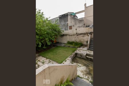 Casa à venda com 204m², 3 quartos e 2 vagas Casa à venda com 204m², 3 quartos e 2 vagasQuintal