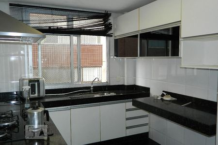 Apartamento para alugar com 94m², 3 quartos e 2 vagasCozinha