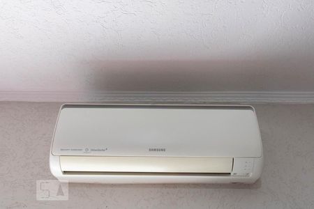 Casa à venda com 198m², 5 quartos e 4 vagas Casa à venda com 198m², 5 quartos e 4 vagasDetalhe - Suíte 1