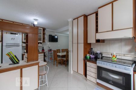 Casa à venda com 198m², 5 quartos e 4 vagas Casa à venda com 198m², 5 quartos e 4 vagasCozinha