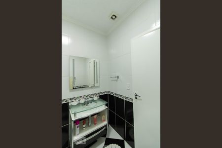 Casa à venda com 198m², 5 quartos e 4 vagas Casa à venda com 198m², 5 quartos e 4 vagasBanheiro