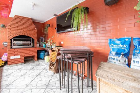 Casa à venda com 198m², 5 quartos e 4 vagas Casa à venda com 198m², 5 quartos e 4 vagasChurrasqueira