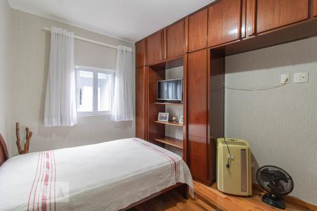 Casa à venda com 198m², 5 quartos e 4 vagas Casa à venda com 198m², 5 quartos e 4 vagasQuarto 4