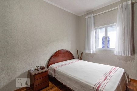 Casa à venda com 198m², 5 quartos e 4 vagas Casa à venda com 198m², 5 quartos e 4 vagasQuarto 4