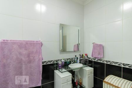 Casa à venda com 198m², 5 quartos e 4 vagas Casa à venda com 198m², 5 quartos e 4 vagasBanheiro da Suíte 1