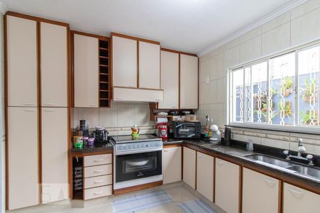 Casa à venda com 198m², 5 quartos e 4 vagas Casa à venda com 198m², 5 quartos e 4 vagasCozinha