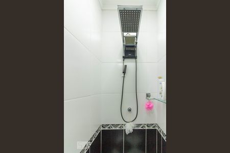 Casa à venda com 198m², 5 quartos e 4 vagas Casa à venda com 198m², 5 quartos e 4 vagasBanheiro da Suíte 1