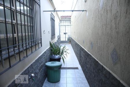 Casa à venda com 150m², 3 quartos e 4 vagasCorredor da Lateral