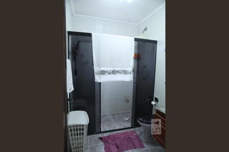 Casa à venda com 150m², 3 quartos e 4 vagasBanheiro a Suíte 1