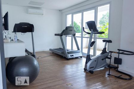 Apartamento à venda com 140m², 2 quartos e 2 vagas Apartamento à venda com 140m², 2 quartos e 2 vagasAcademia