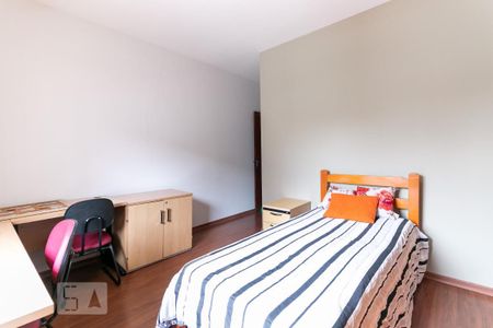 Casa à venda com 250m², 4 quartos e 5 vagas Casa à venda com 250m², 4 quartos e 5 vagasQuarto 4