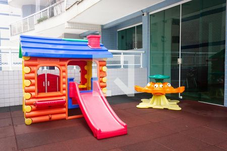 Apartamento para alugar com 246m², 4 quartos e 2 vagas Apartamento para alugar com 246m², 4 quartos e 2 vagasÁrea comum - playground