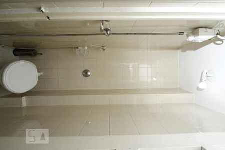 Apartamento para alugar com 70m², 2 quartos e sem vagaBanheiro de Serviço