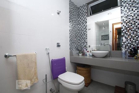 Apartamento para alugar com 70m², 2 quartos e sem vagaBanheiro
