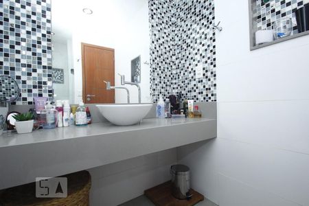 Apartamento para alugar com 70m², 2 quartos e sem vagaBanheiro